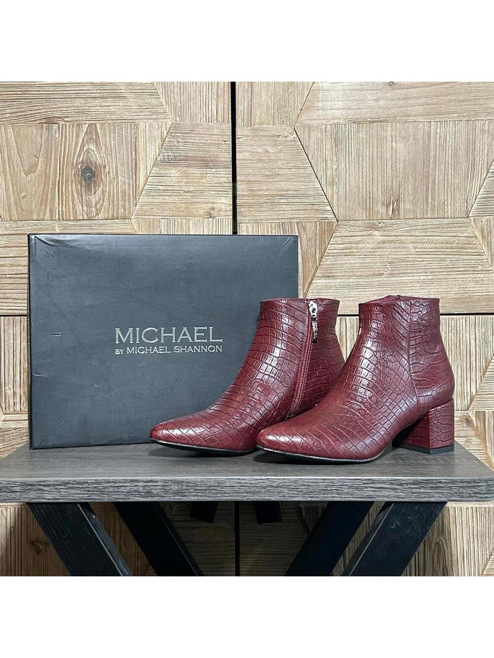 NWT Michael By Michael Shannon Womens Burgundy Croc Embossed Ankle Boots Size 7